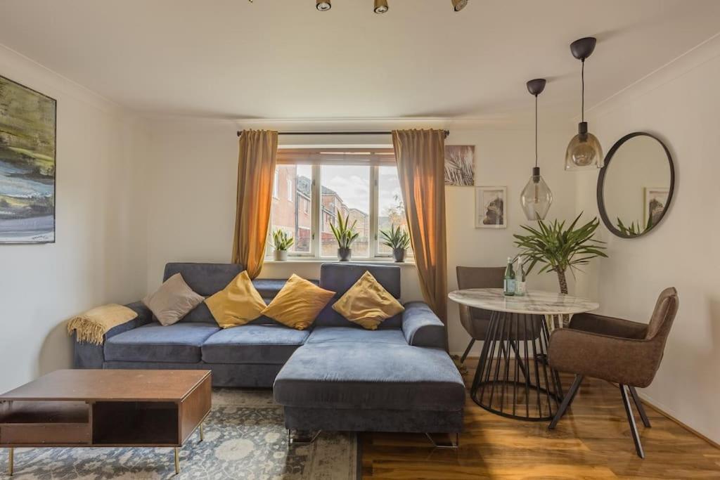 לונדון Bright &Spacious One Bedroom Flat Off Canary Wharf מראה חיצוני תמונה