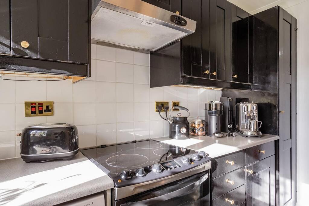 לונדון Bright &Spacious One Bedroom Flat Off Canary Wharf מראה חיצוני תמונה