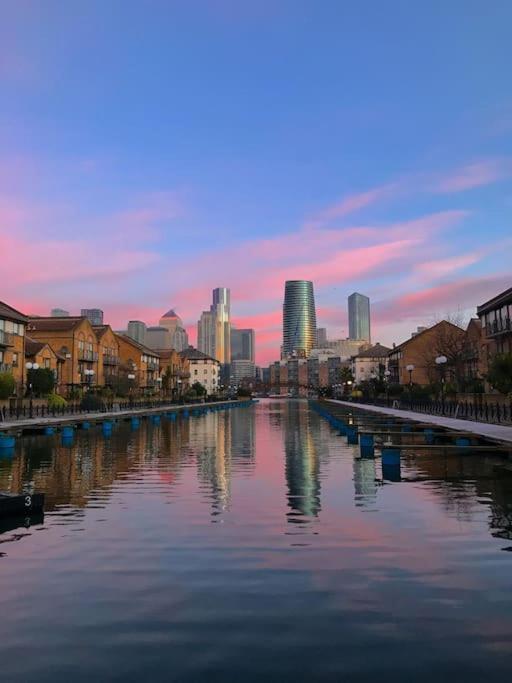 לונדון Bright &Spacious One Bedroom Flat Off Canary Wharf מראה חיצוני תמונה